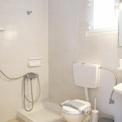 8 Photo 3 4 8 Photo 3 4