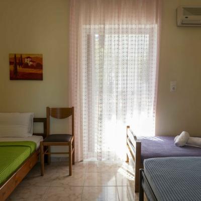 27 Photo 4 27 Photo 4